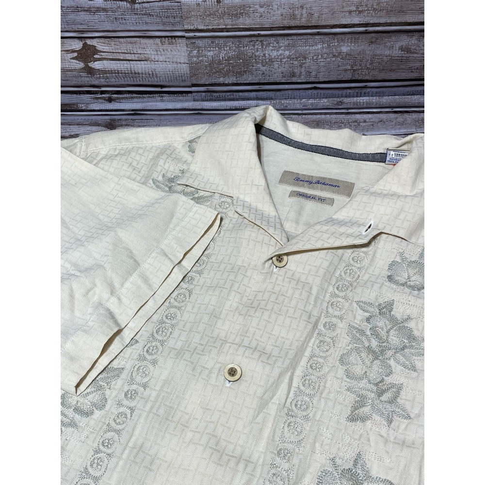 Tommy Bahama Original Fit Button Down Short Sleeve Hawaiian Silk/Cotton